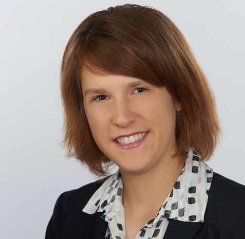 Lisa Deptula headshot