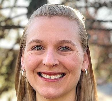 Allie Nowak Headshot